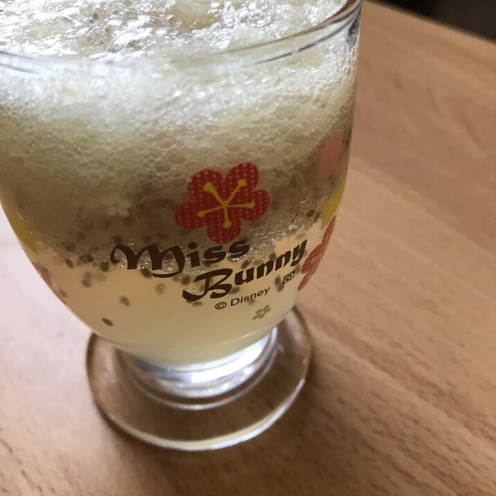 すりりんごとチアシードの炭酸ドリンク レシピ 作り方 By まひにゃん 楽天レシピ